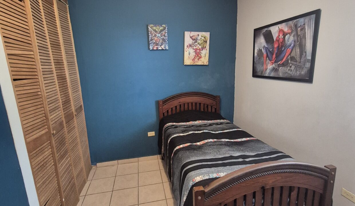 4-CUARTO-LIRIOS