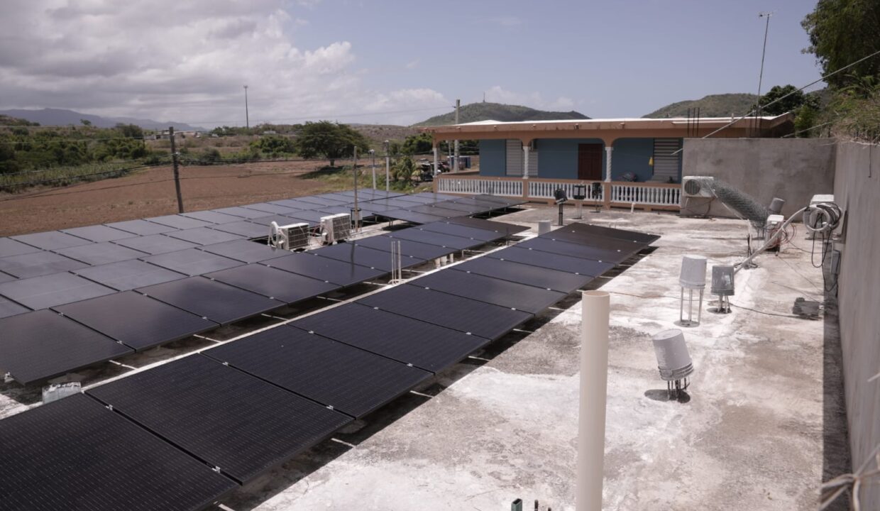 MAGUEYES - 10. Placas solares de la propiedad