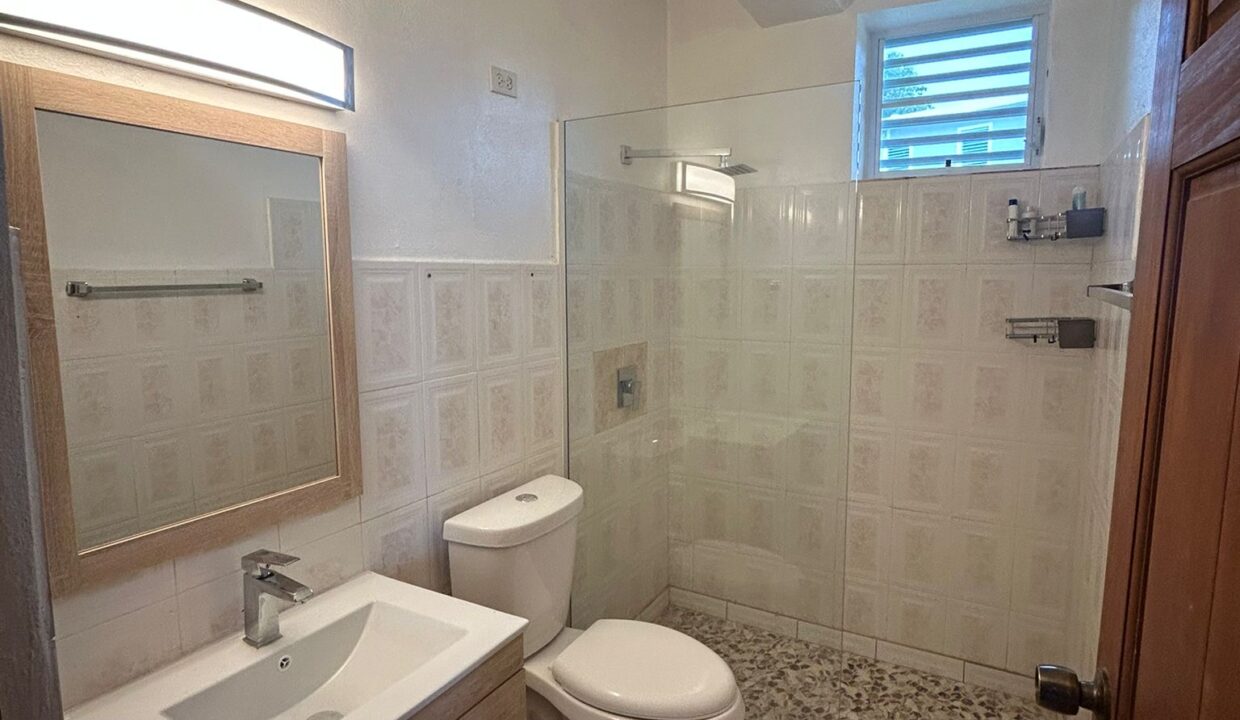 BO. PALOMAS 14-Baño segundo nivel