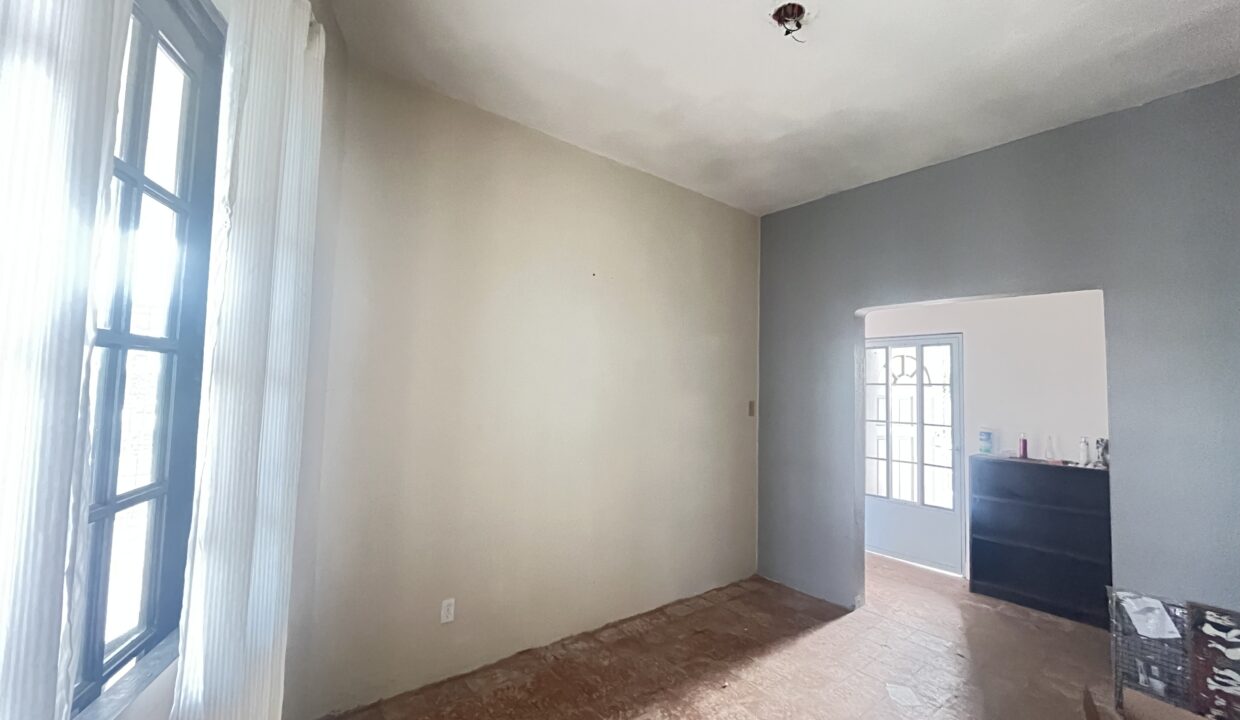 URB. FLORAL PARK - 11