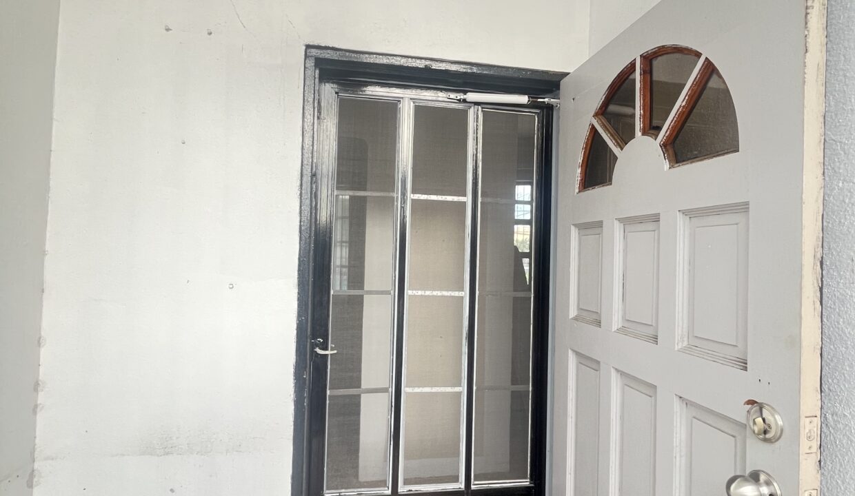 URB. FLORAL PARK - 20