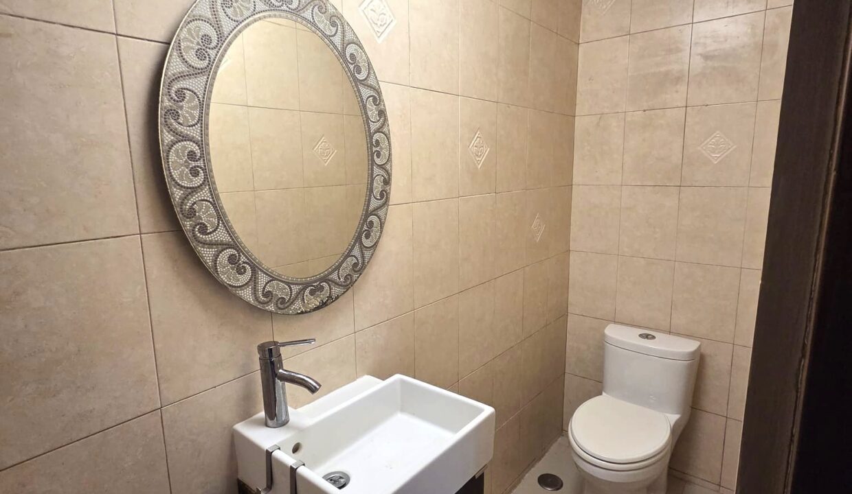 URB. MONTEBELLO - 8 BAÑO 1ER PISO