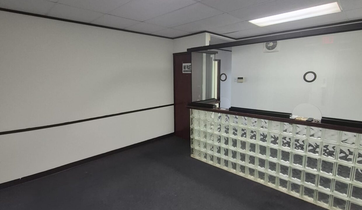 MANATÍ MEDICAL PLAZA - 2 -RECEPCION
