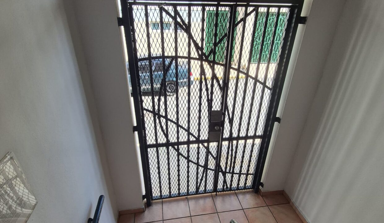MARINA IV - 12-SALIDA A LA CALLE