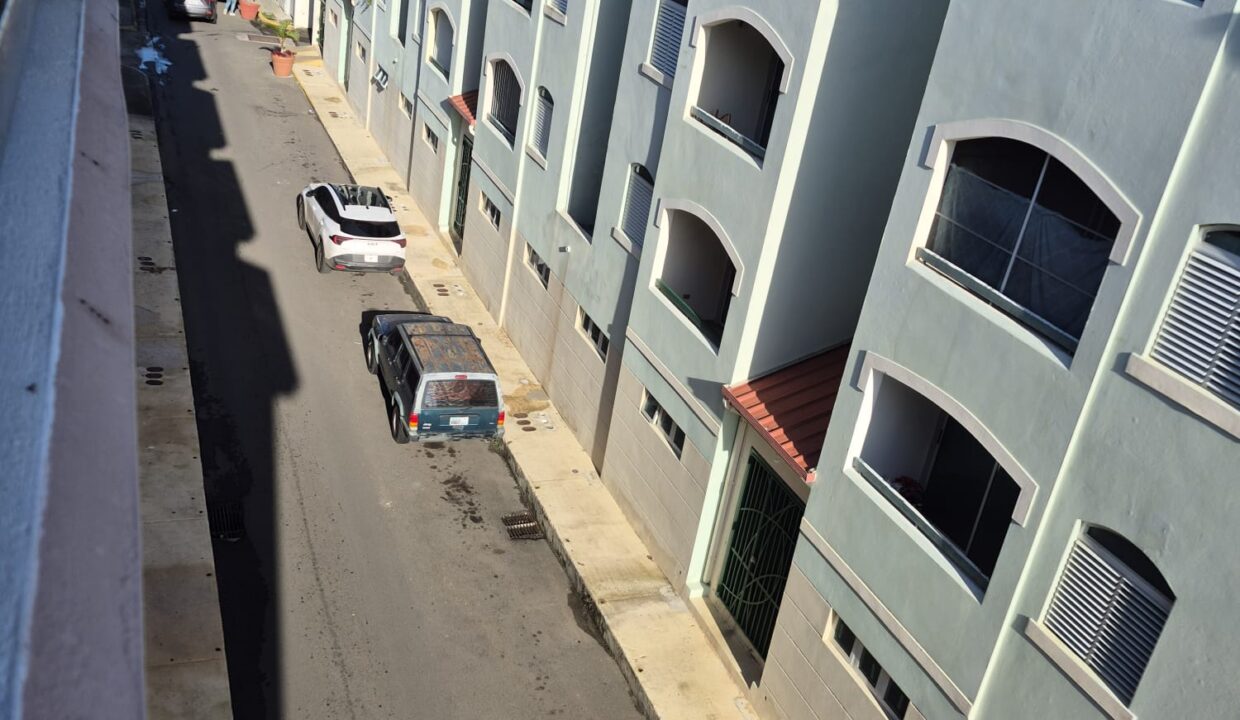 MARINA IV - 3-DESDE EL BALCON