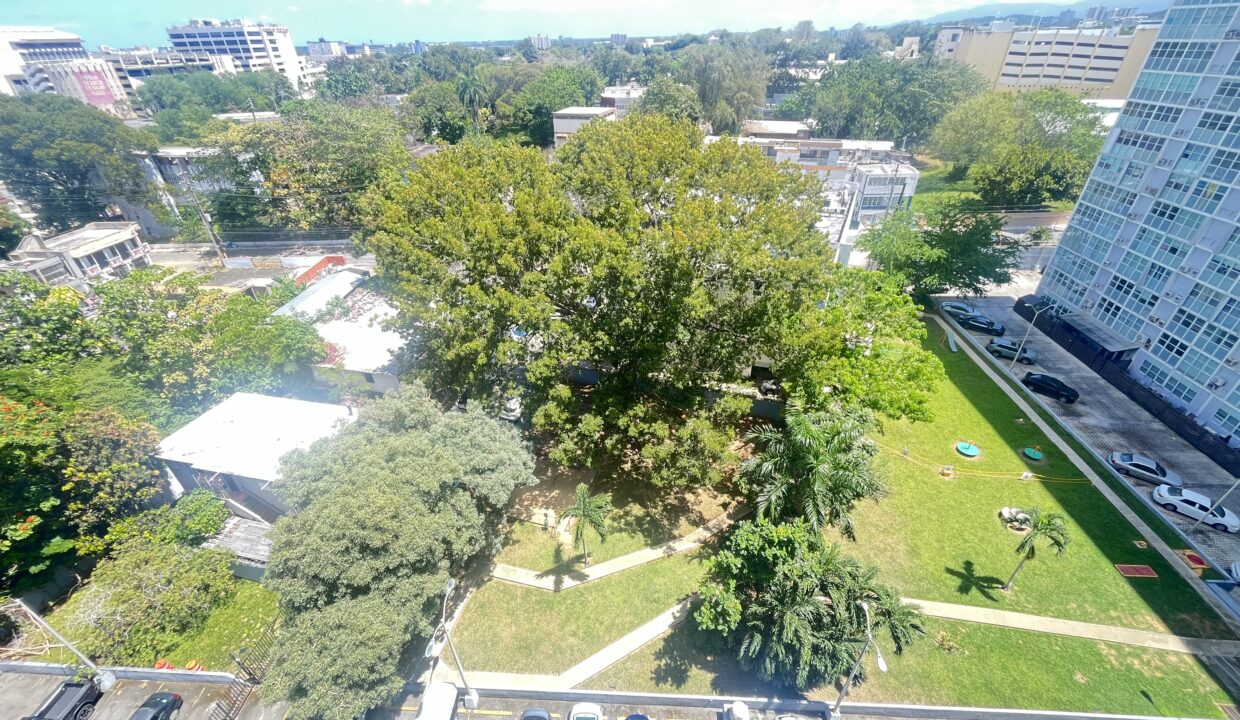 COND. PLAZA UNIVERSIDAD - 18