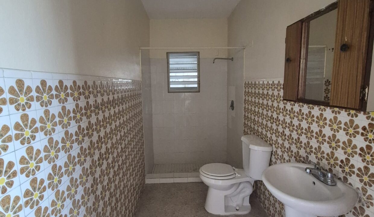 URB. VICTOR ROJAS II - 1 - BAÑO