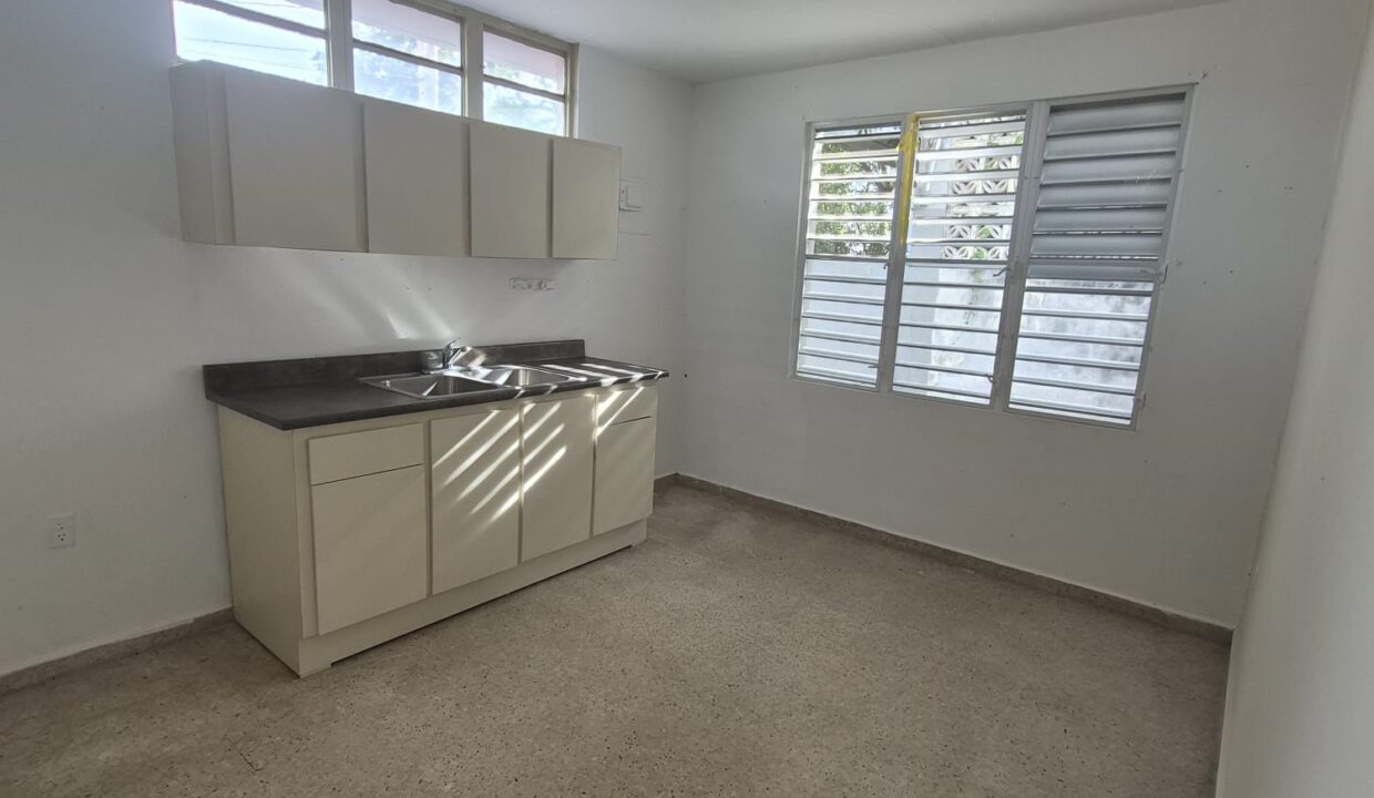 URB. VICTOR ROJAS II - 2 - COCINA