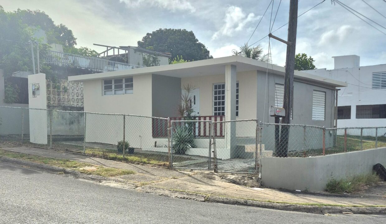 URB. VICTOR ROJAS II - (FACHADA)