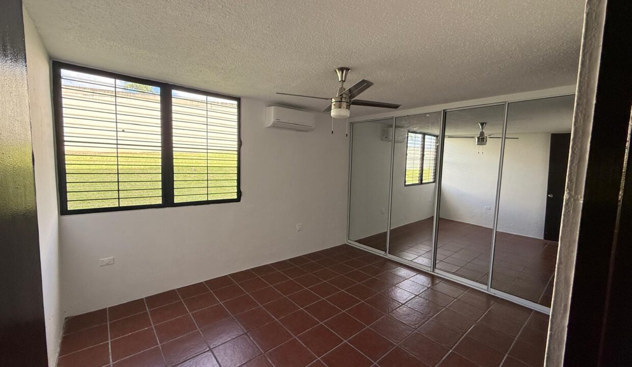 PORTAL DE LA REINA - 8
