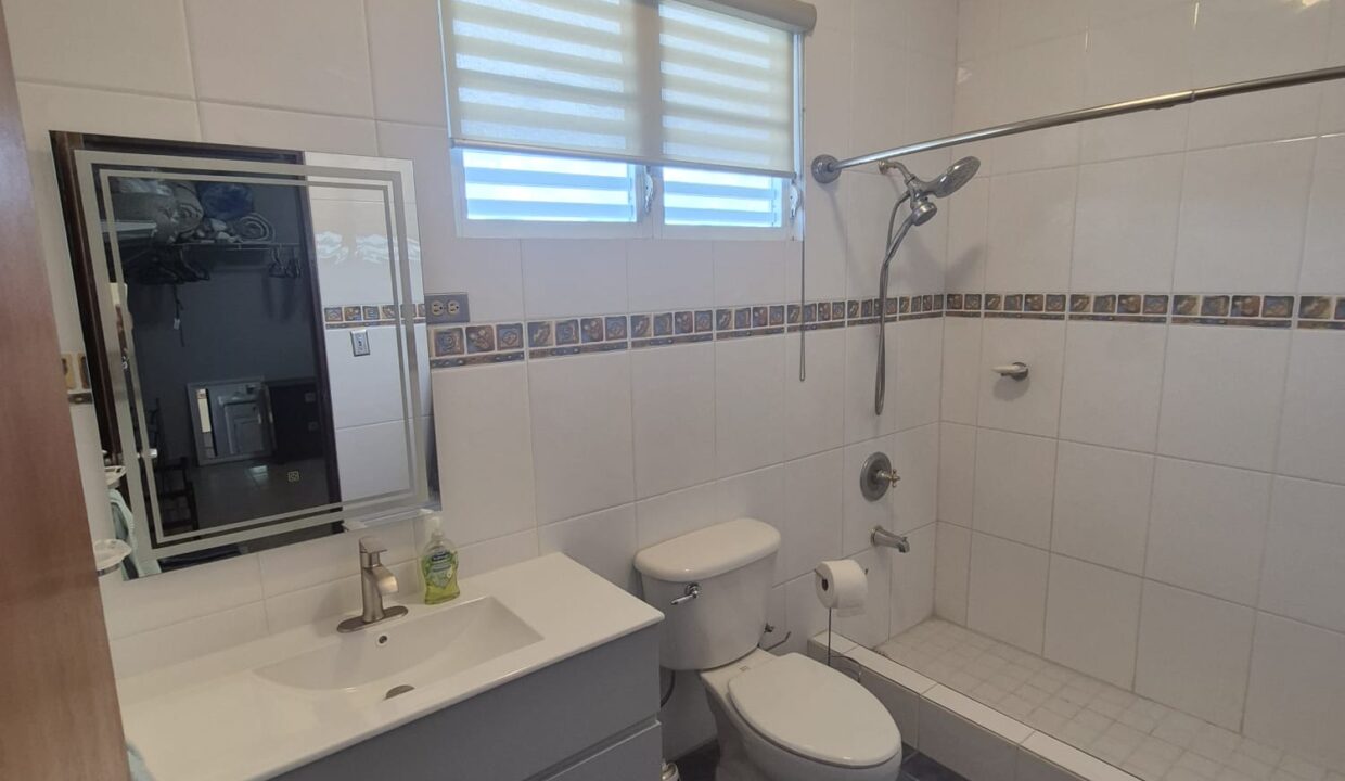 SAN SALVADOR - 8 - BAÑO DEL MASTER