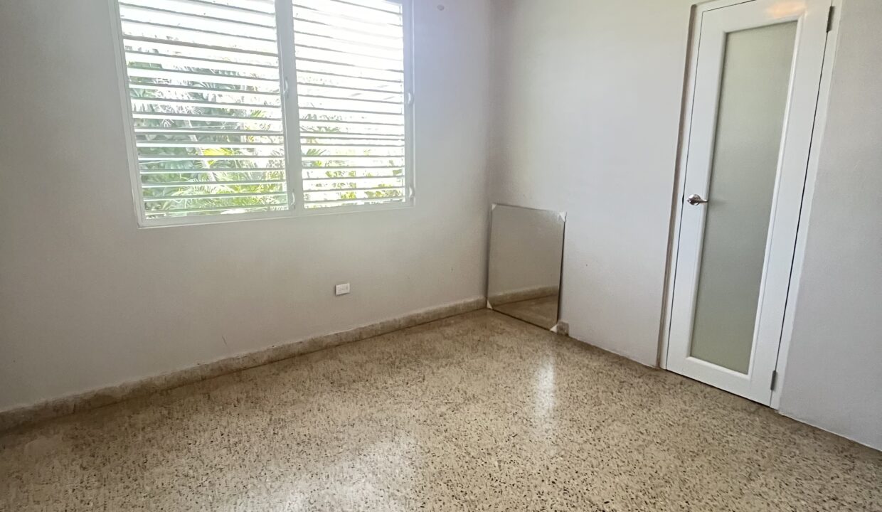 URB. VILLA CAPARRA - 13