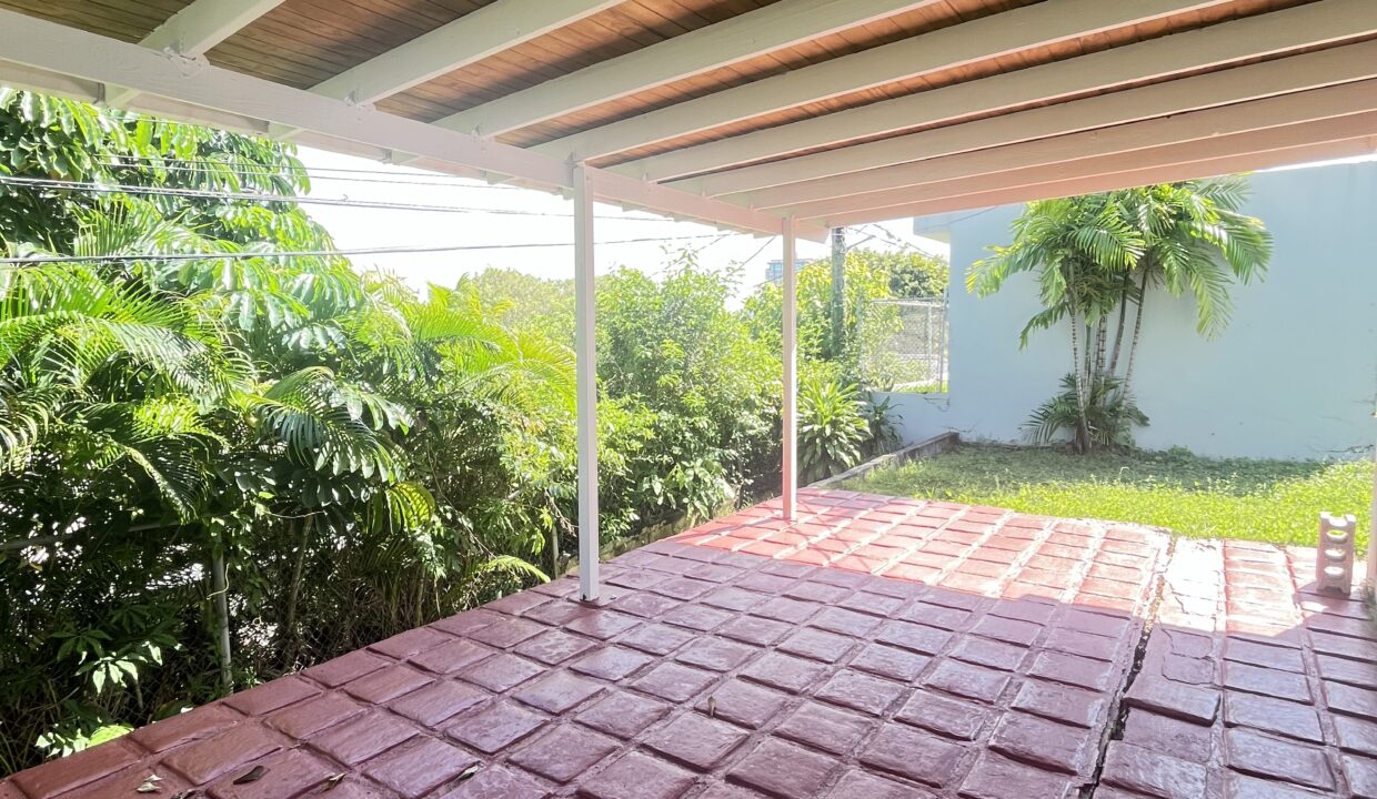 URB. VILLA CAPARRA - 15