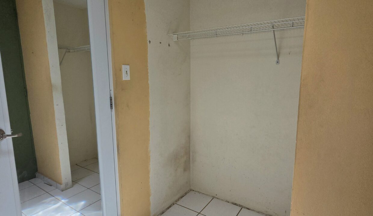 URB. ESTANCIAS DEL PARRA - 19
