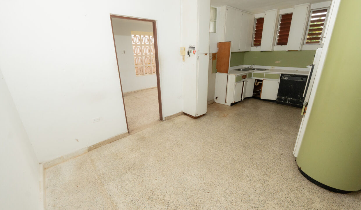 URB. TORRIMAR - 13