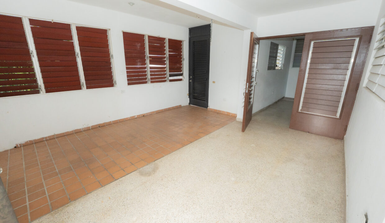 URB. TORRIMAR - 4