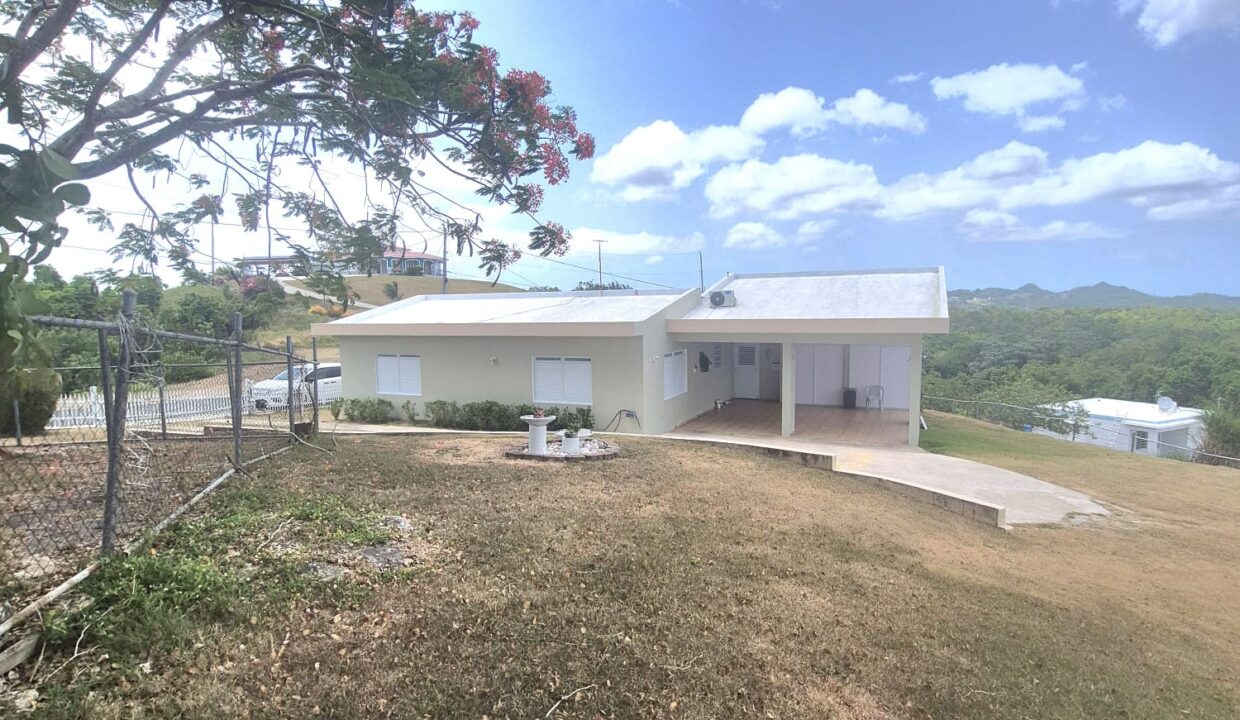 BO. BARAHONA - 11 - PATIO DESDE EL PUNTO MAS ALTO