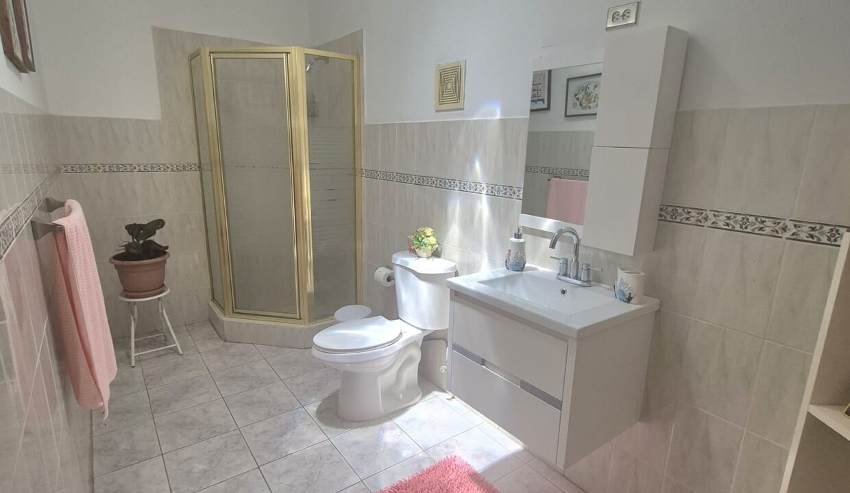BO. BARAHONA - 9 - BAÑO PASILLO