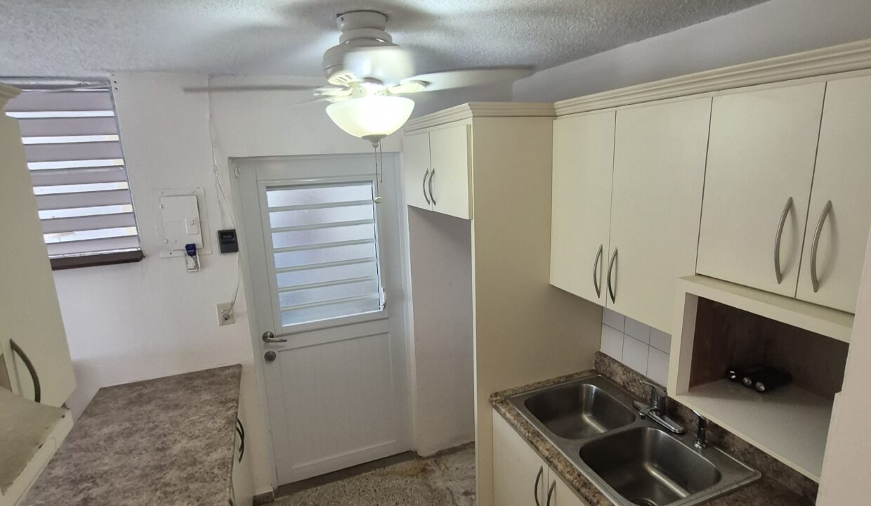 URB. LAS VEGAS - 2 - COCINA
