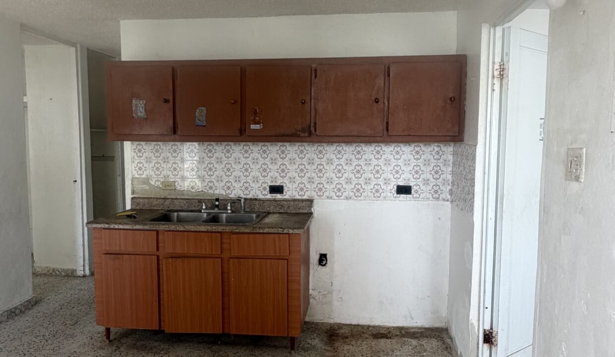 URB. SAN ANTONIO - 1 - Cocina